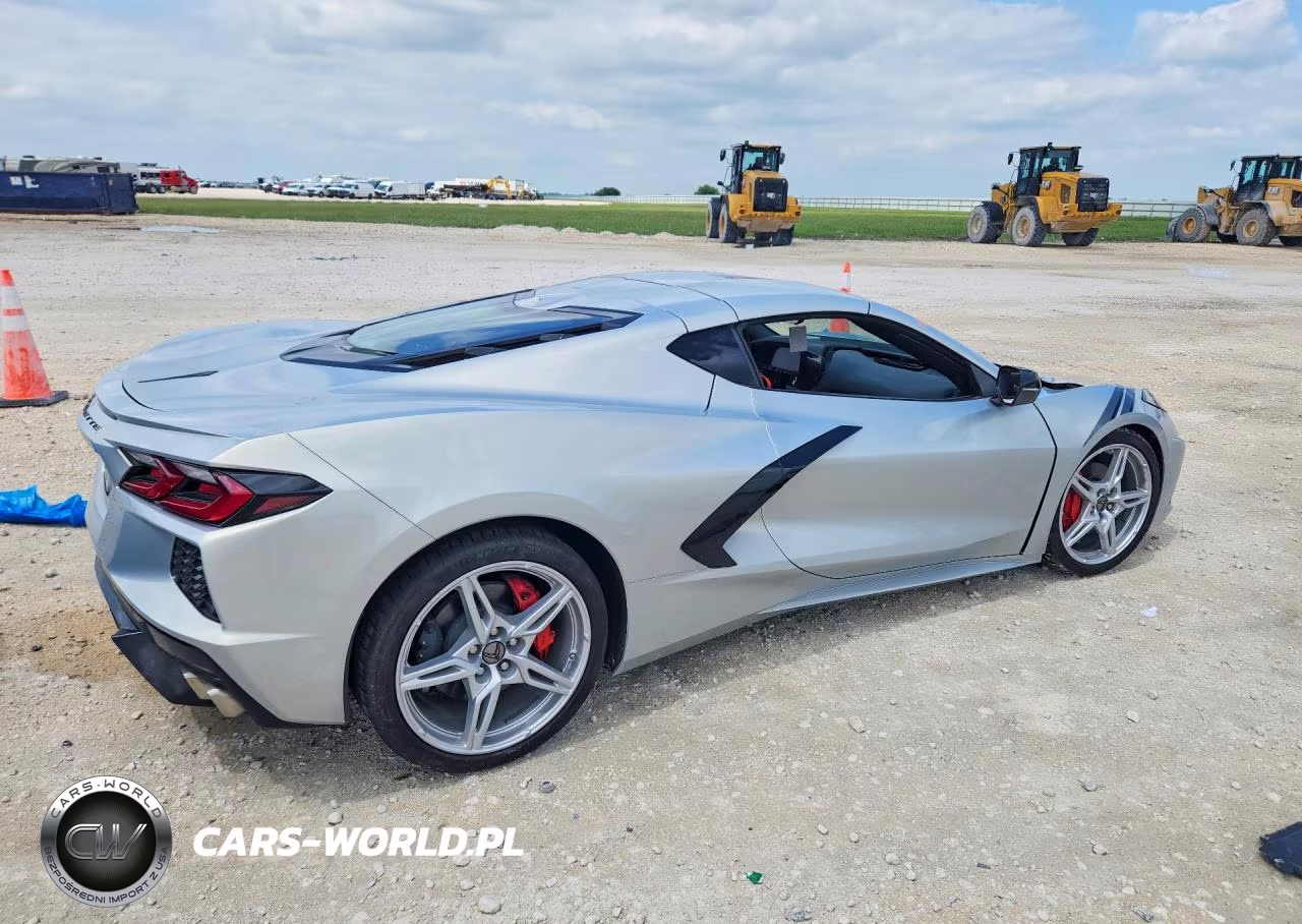 2024 Chevrolet Corvette Stingray 2Lt VIN:1G1YB2D48R5109949 - 3
