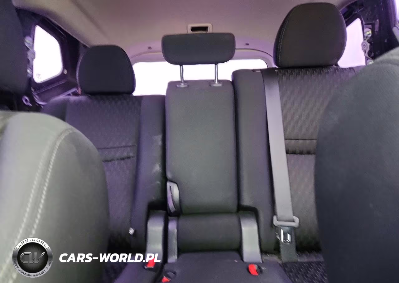 2019 Nissan Rogue S VIN:KNMAT2MV2KP519106 - 10