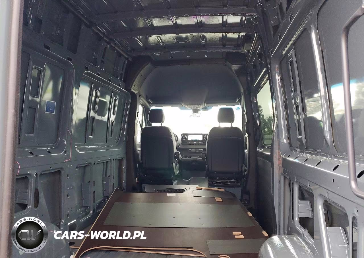 2025 Mercedes-Benz Sprinter 2500 VIN:W1W4NBVY5ST233097 - 10