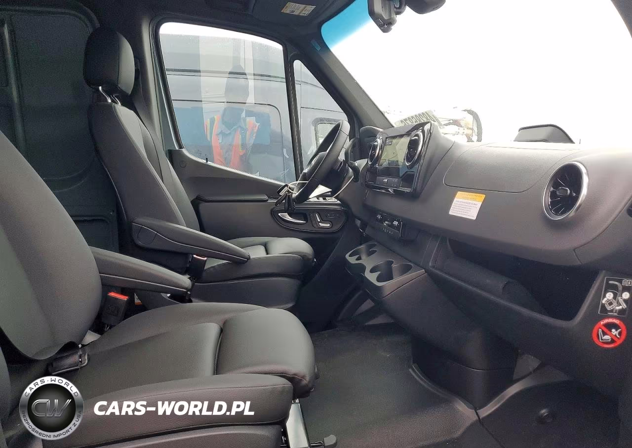 2025 Mercedes-Benz Sprinter 2500 VIN:W1W4NBVY5ST233097 - 11