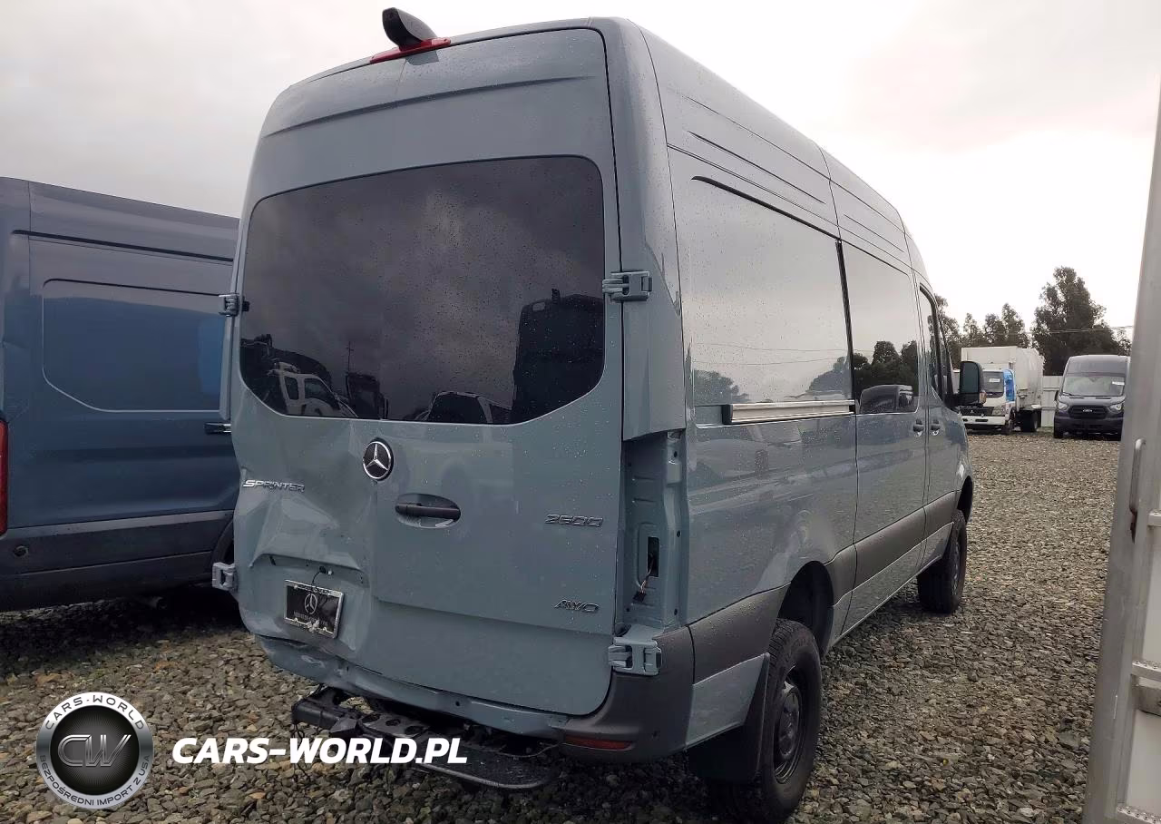 2025 Mercedes-Benz Sprinter 2500 VIN:W1W4NBVY5ST233097 - 3