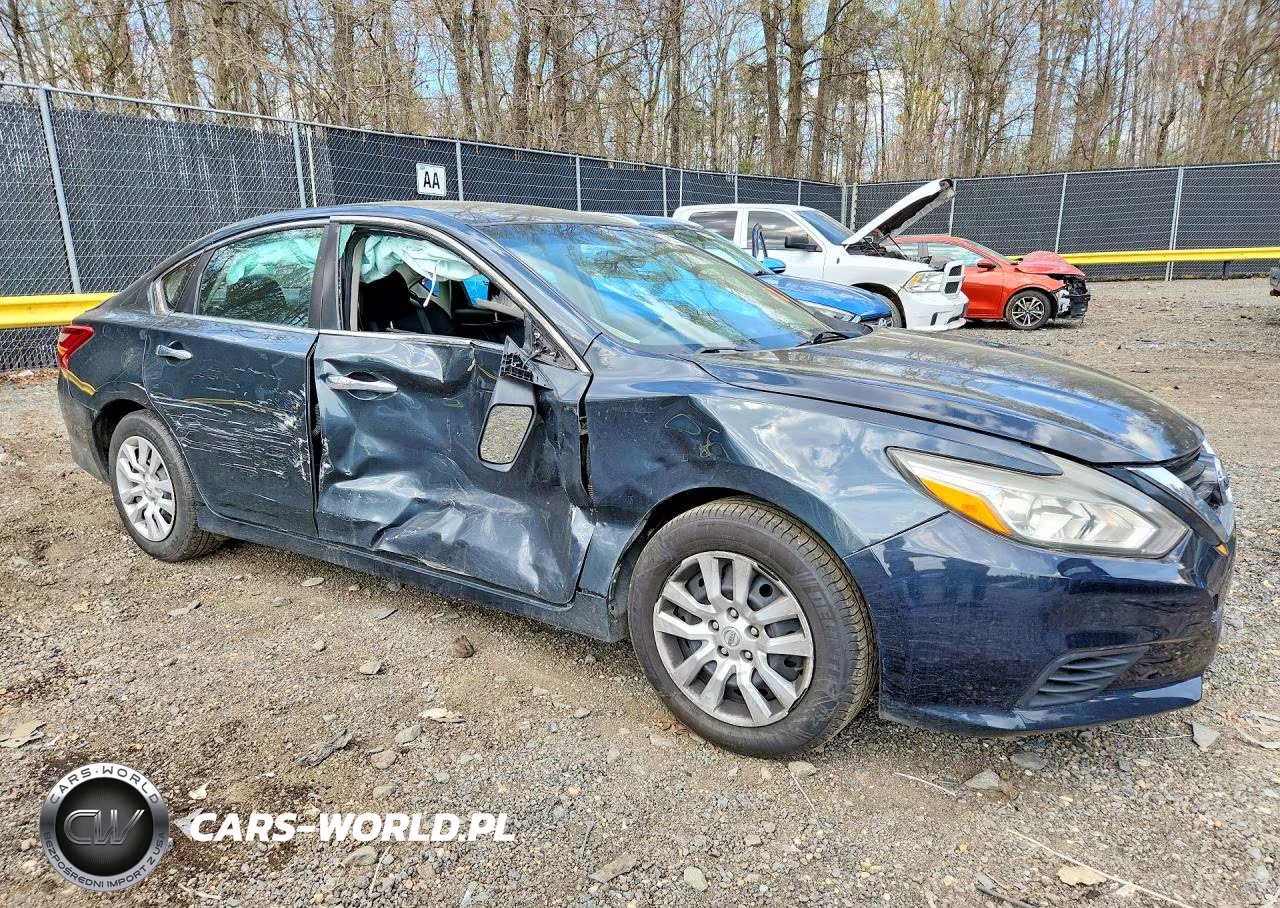 2017 Nissan Altima 2.5 S VIN:1N4AL3AP1HN358558 - 4