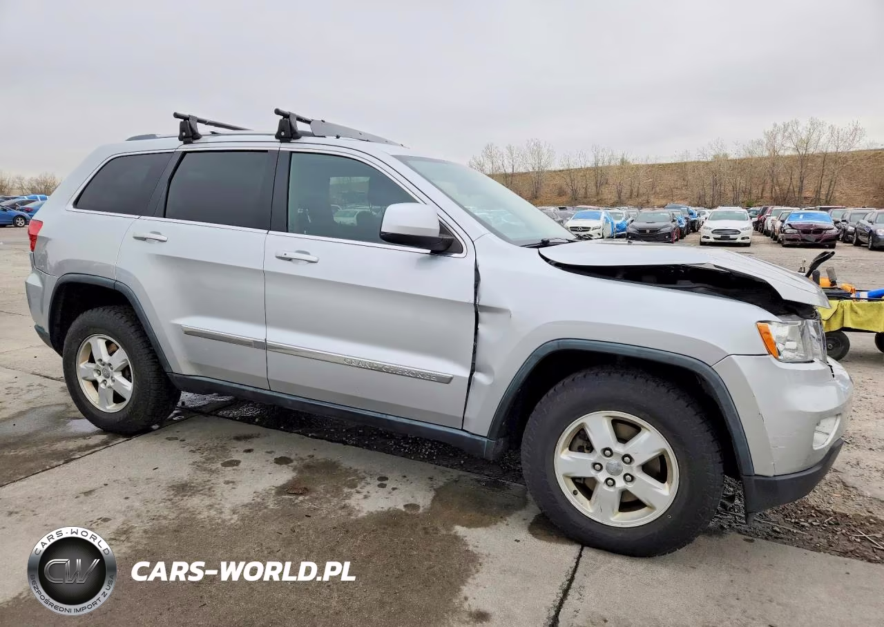 2011 Jeep Grand Cherokee Laredo VIN:1J4RR4GG7BC591124 - 4