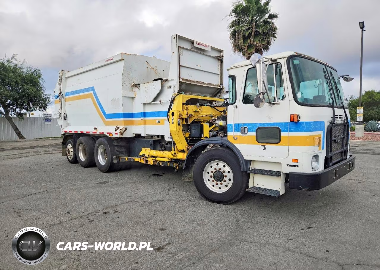 2013 Autocar Xpeditor Refuse Truck