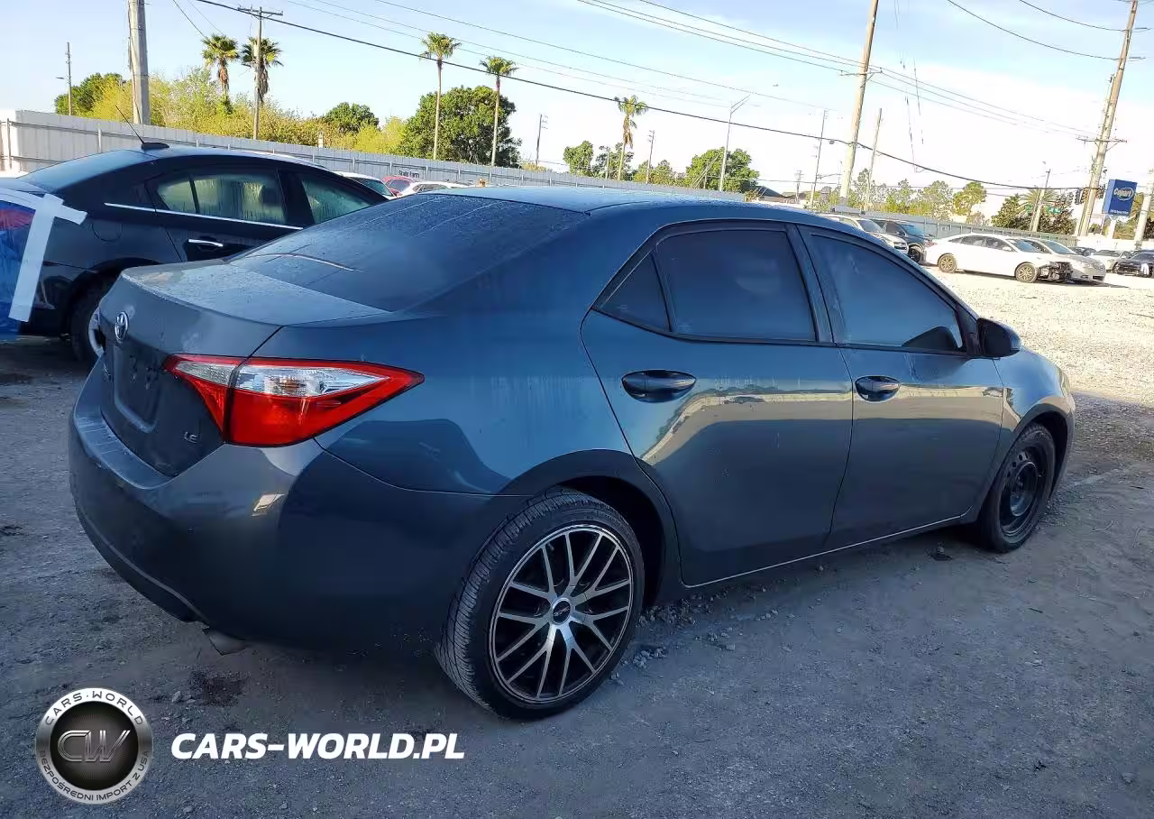 2015 Toyota Corolla Le VIN:2T1BURHE3FC352537 - 3