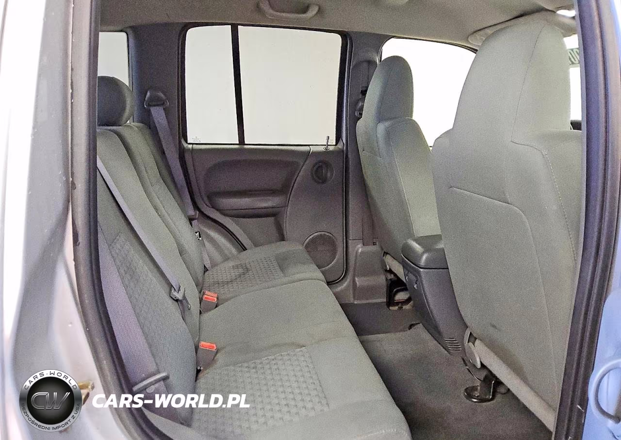2007 Jeep Liberty Sport VIN:1J4GL48KX7W543294 - 11