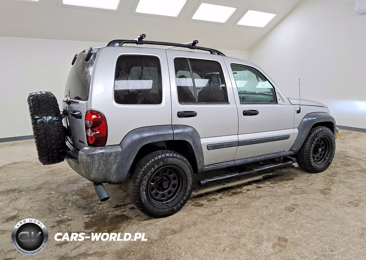 2007 Jeep Liberty Sport VIN:1J4GL48KX7W543294 - 3
