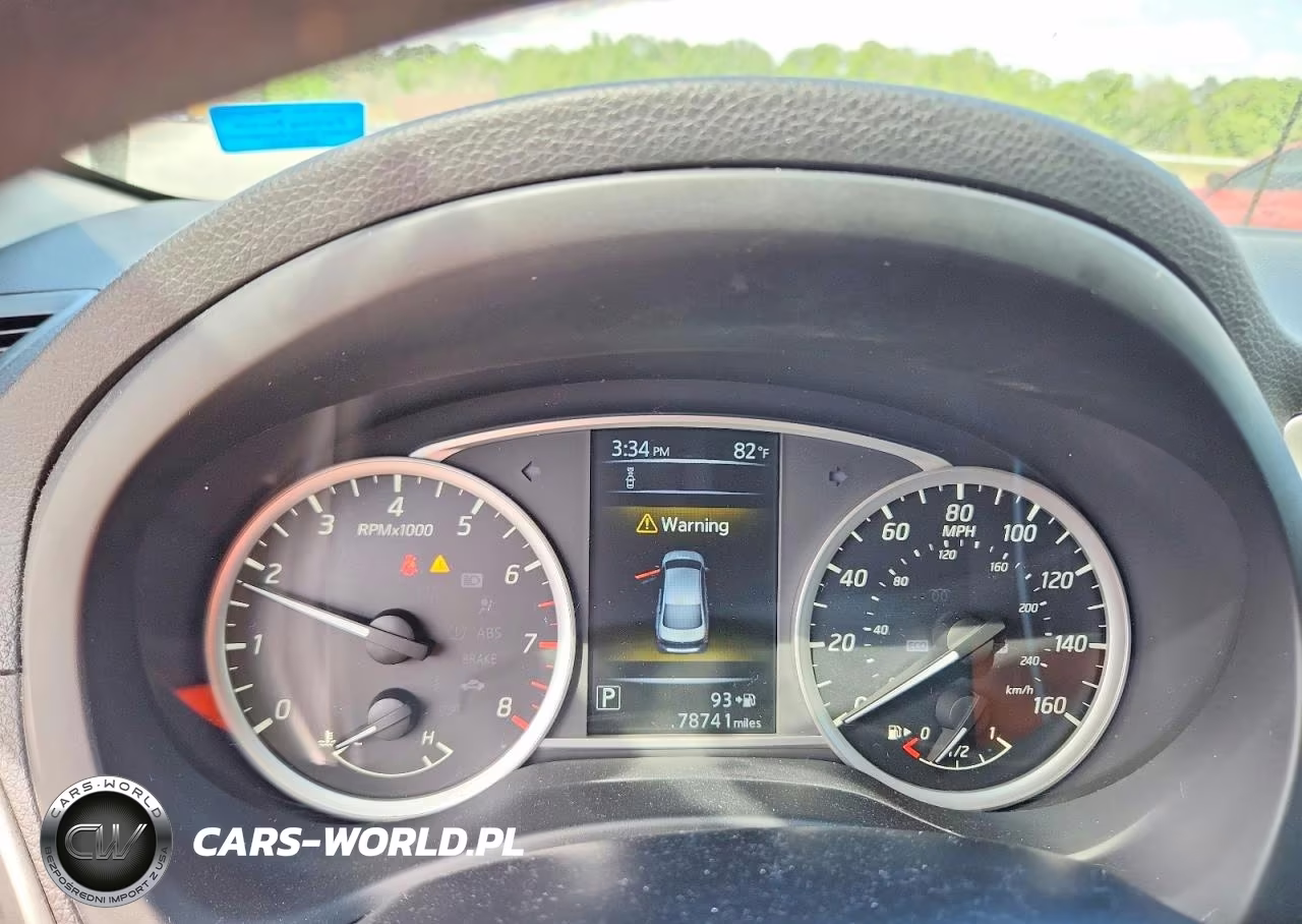 2018 Nissan Sentra S VIN:3N1AB7AP3JY348503 - 9