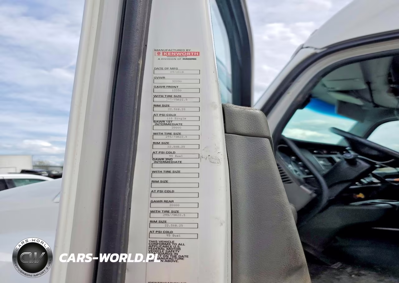 2019 Kenworth T680 Semi Truck VIN:1XKYD49X6KJ280717 - 10