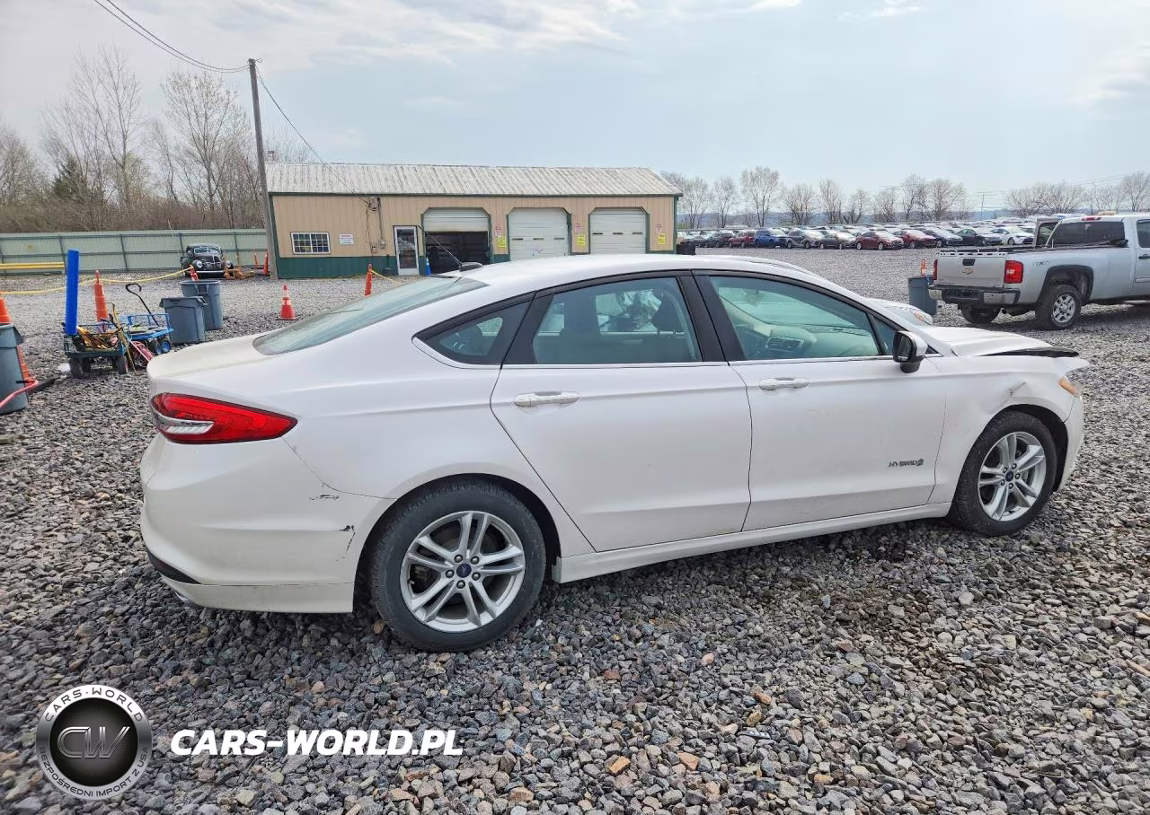 2018 Ford Fusion Se Hybrid VIN:3FA6P0LU4JR160474 - 3