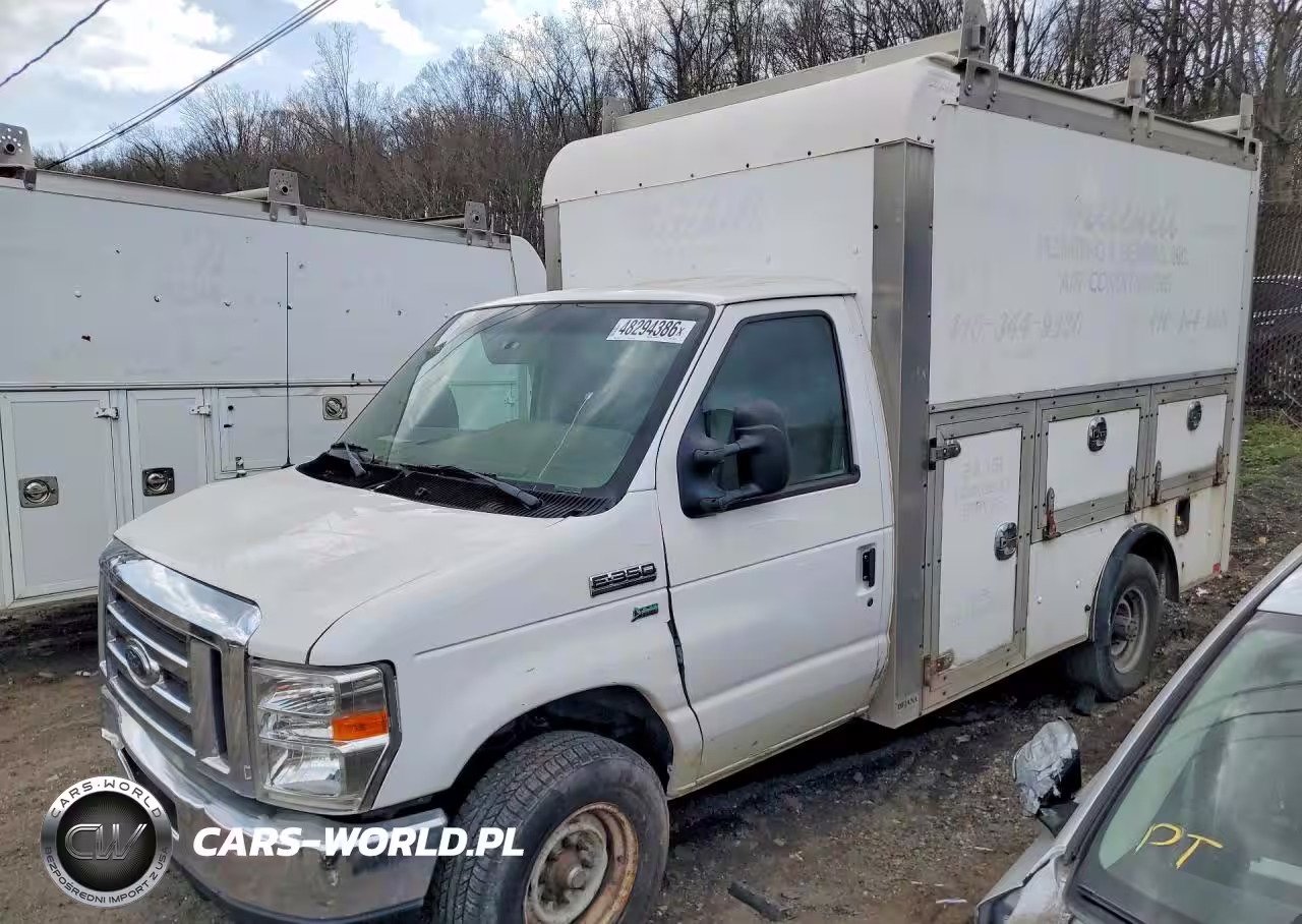 2015 Ford Econoline E350 Super Duty Cutaway Van