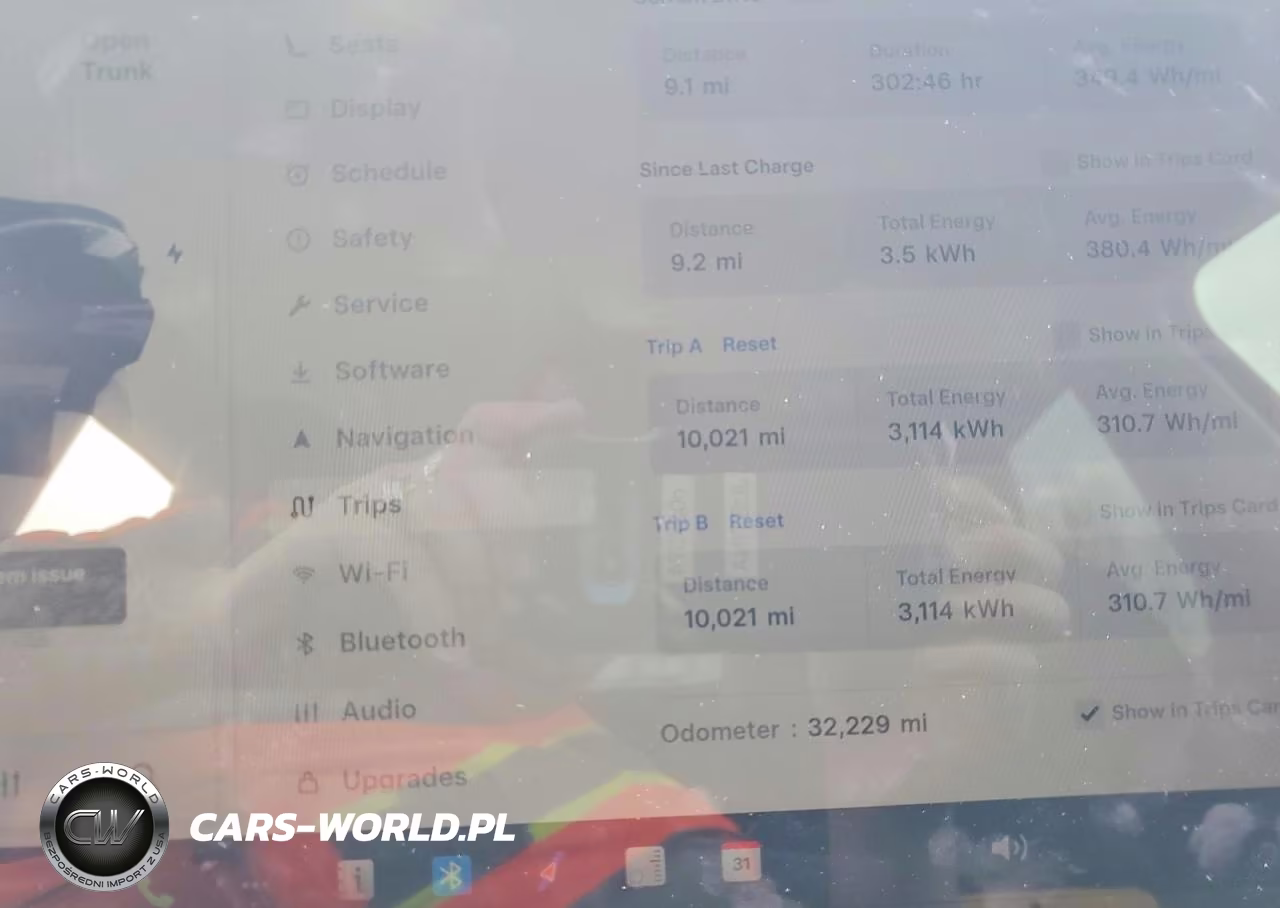 2022 Tesla Model Y VIN:7SAYGDEF4NF559713 - 9