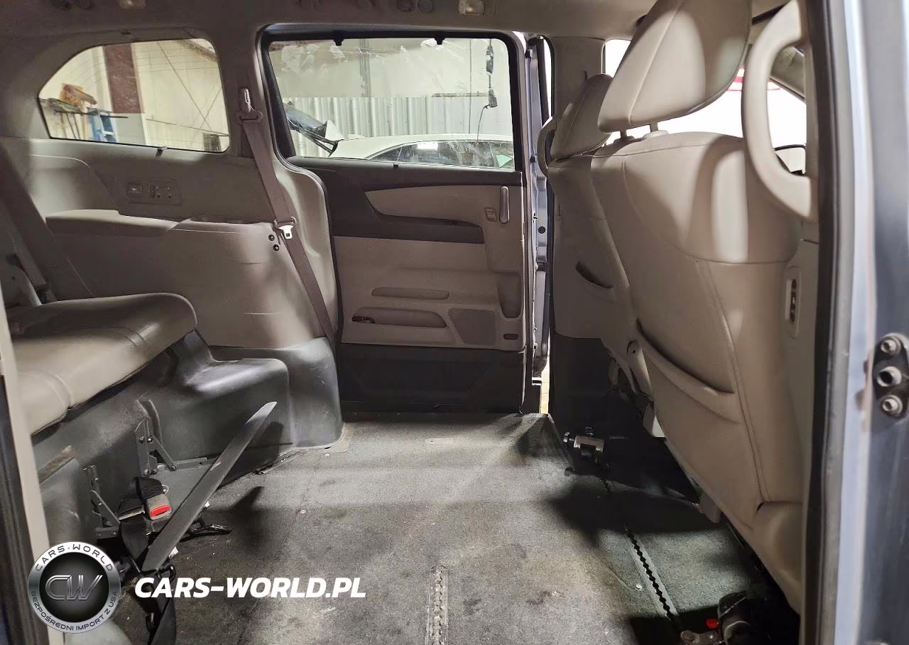 2012 Honda Odyssey Touring VIN:5FNRL5H91CB010444 - 11