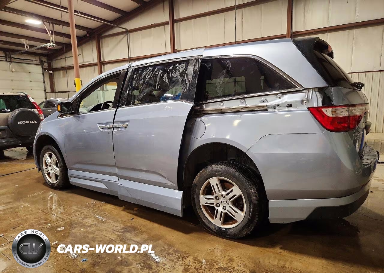 2012 Honda Odyssey Touring VIN:5FNRL5H91CB010444 - 2