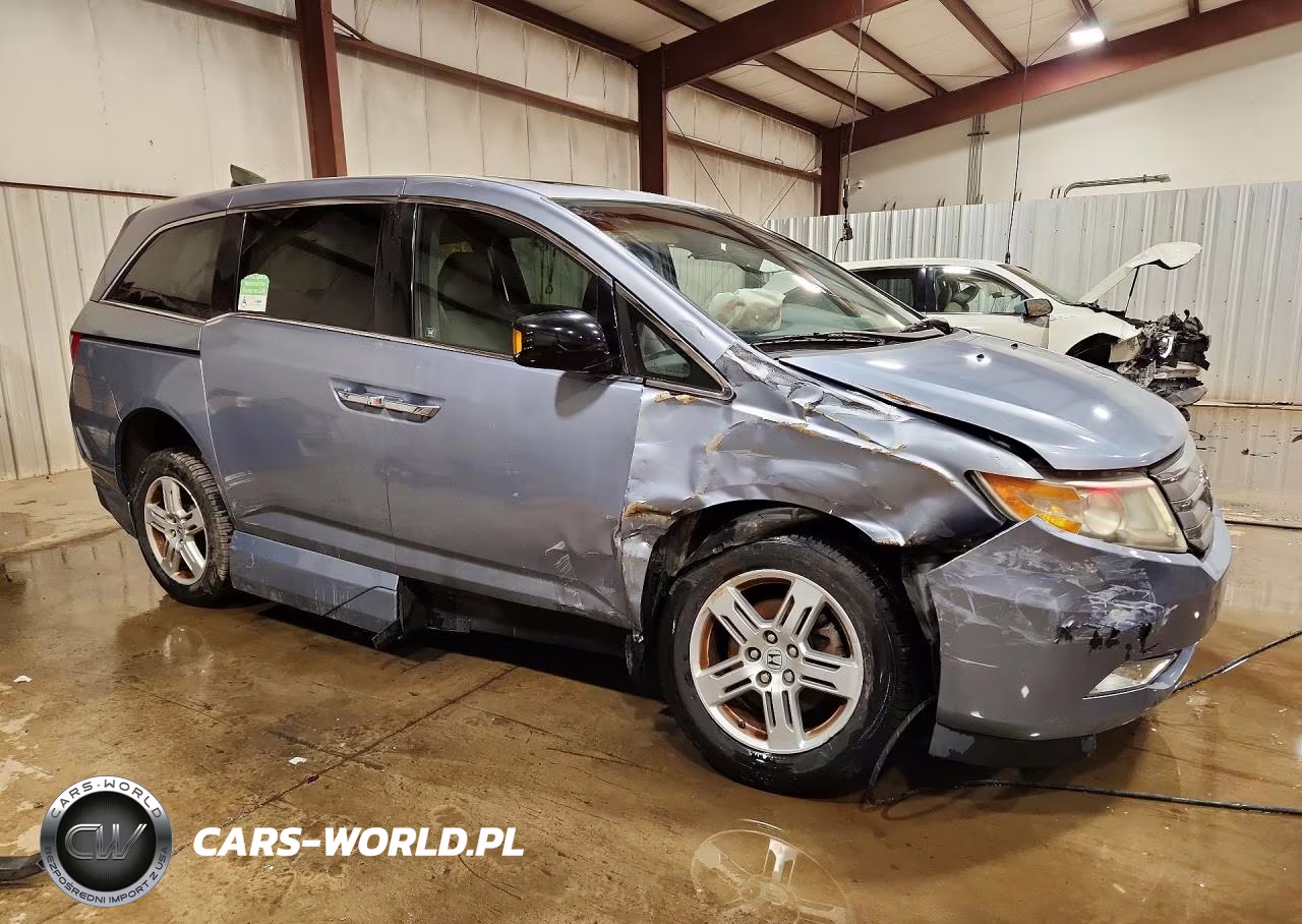 2012 Honda Odyssey Touring VIN:5FNRL5H91CB010444 - 4