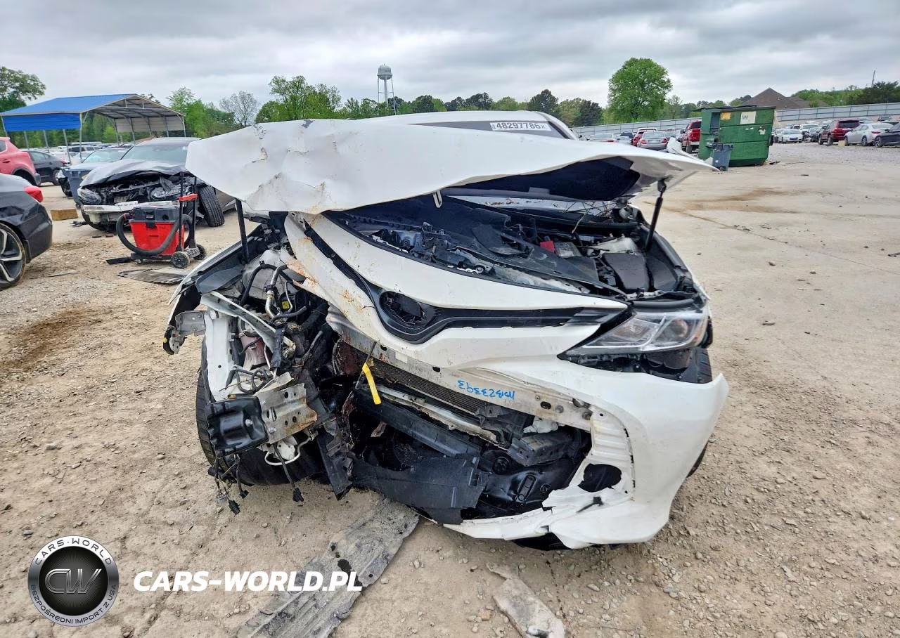 2018 Toyota Camry Le VIN:4T1B11HK3JU621868 - 5