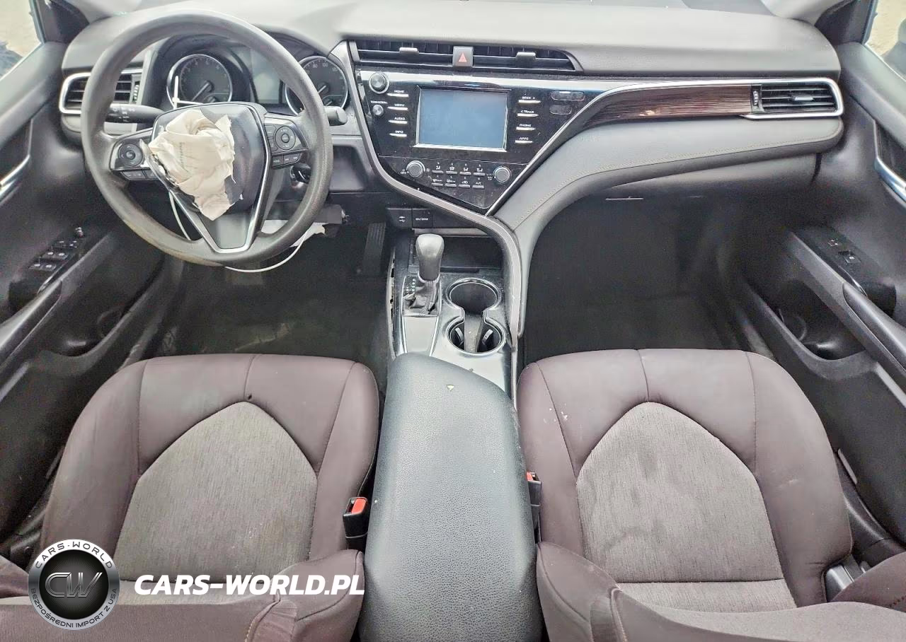 2018 Toyota Camry Le VIN:4T1B11HK3JU621868 - 8