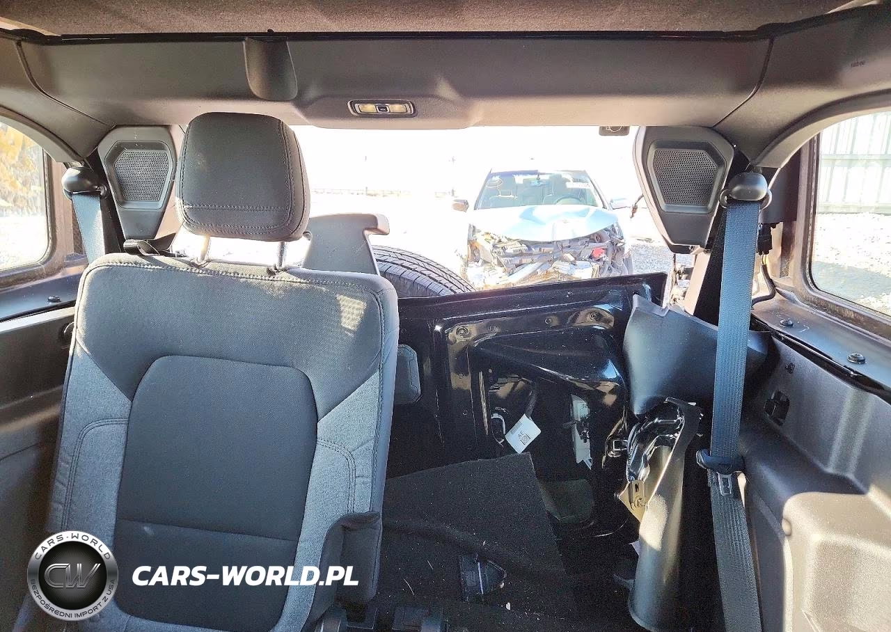 2022 Ford Bronco Base VIN:1FMDE5AP7NLB76170 - 10