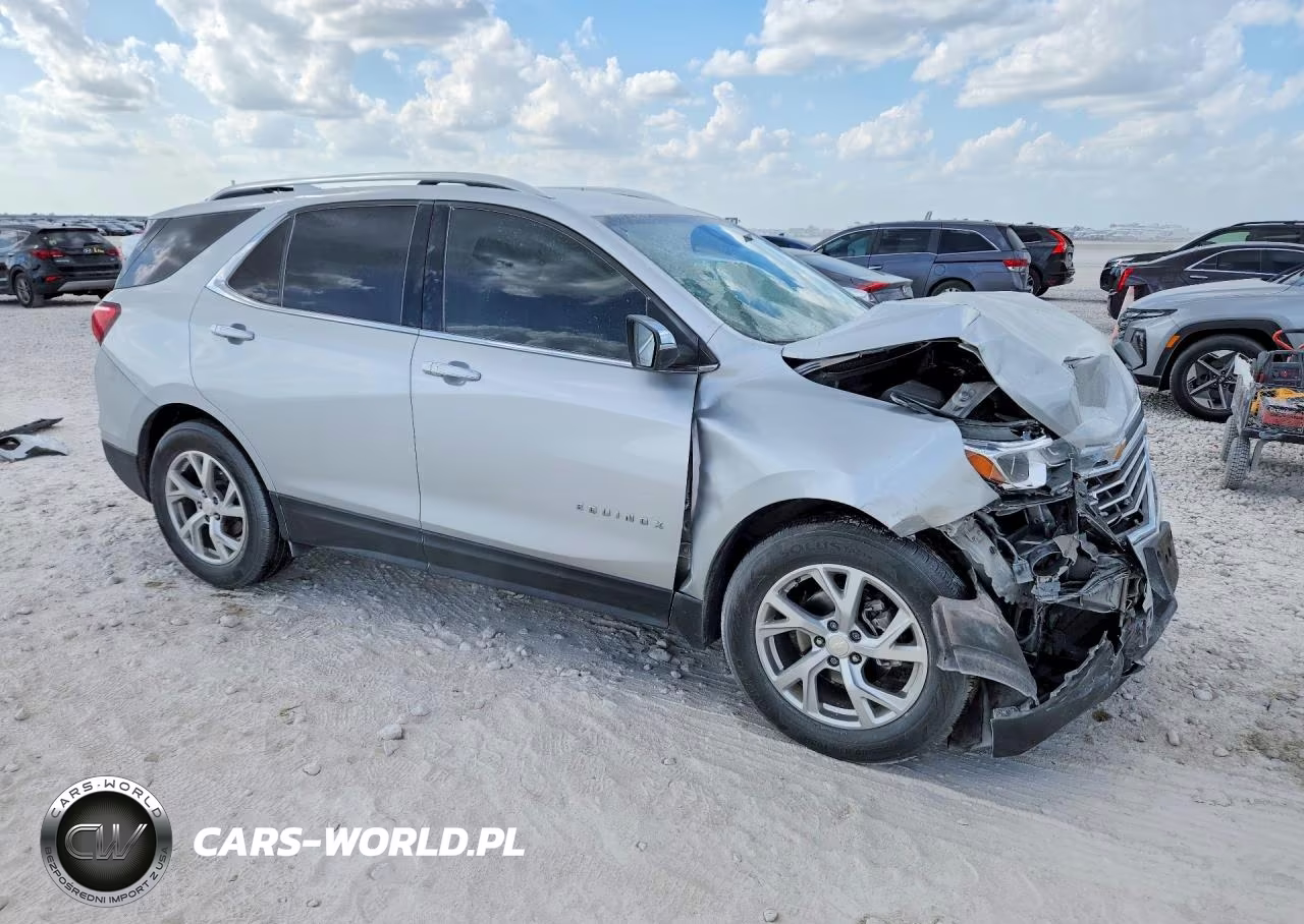 2018 Chevrolet Equinox Premier VIN:3GNAXMEVXJS526407 - 4