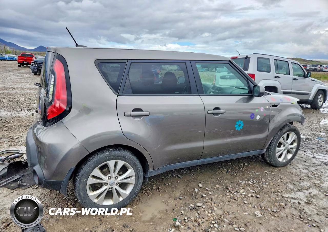 2015 Kia Soul + VIN:KNDJP3A52F7114500 - 3