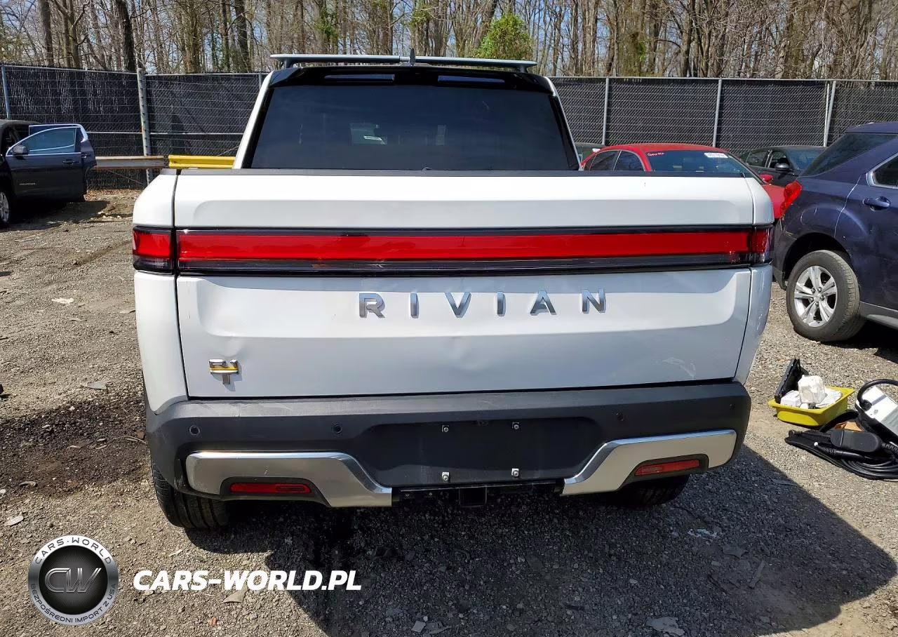 2023 Rivian R1T Adventure VIN:7FCTGAAA8PN022745 - 6