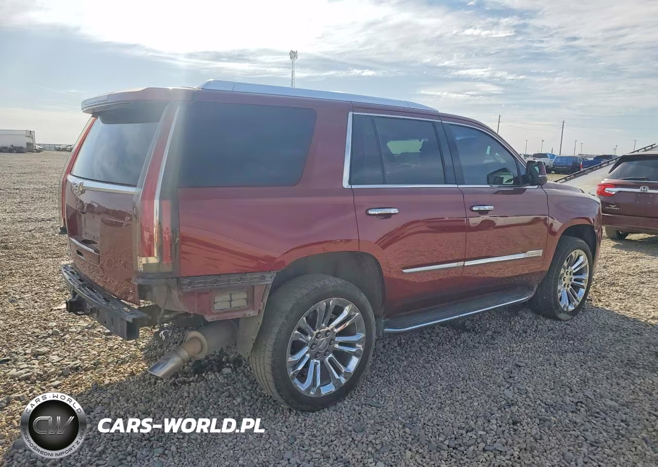 2018 Cadillac Escalade Luxury VIN:1GYS4BKJ6JR352392 - 3