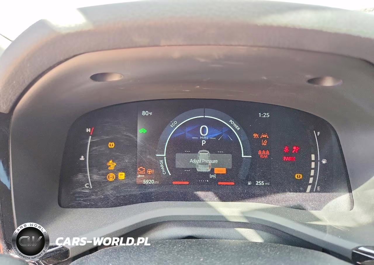 2025 Toyota Camry Le VIN:4T1DAACKXSU187630 - 9