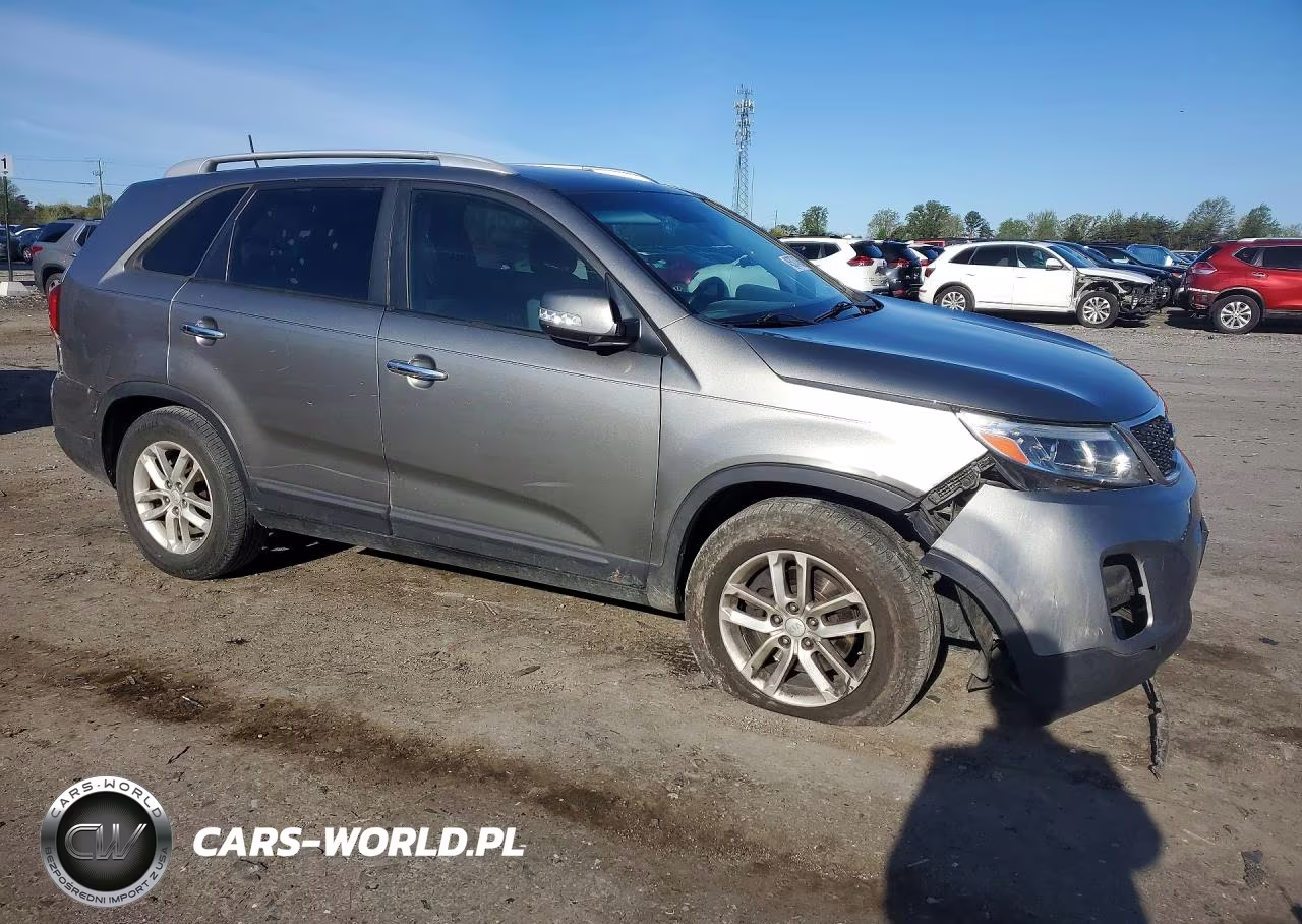 2015 Kia Sorento Lx VIN:5XYKT3A67FG660334 - 4