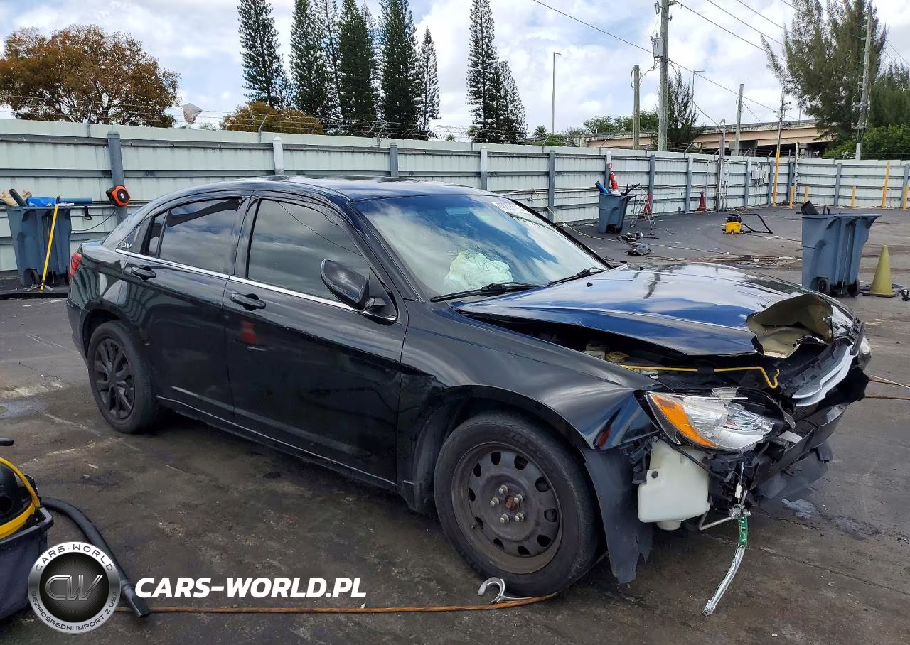 2014 Chrysler 200 Lx VIN:1C3CCBAB4EN209689 - 4