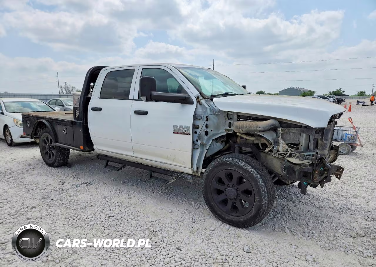 2018 Ram 2500 Flatbed Truck VIN:3C6UR5HL1JG388444 - 4