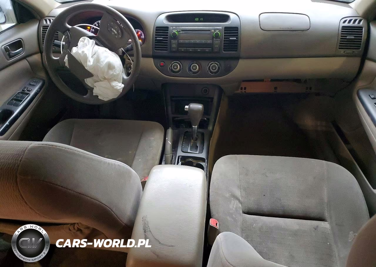2005 Toyota Camry Le VIN:4T1BE32K75U590638 - 8