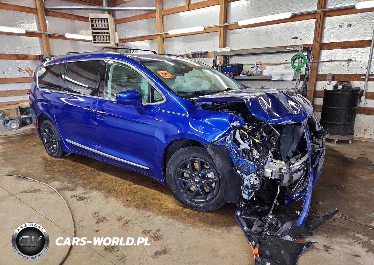 2020 Chrysler Pacifica Touring L VIN:2C4RC1BG3LR285687 - 4