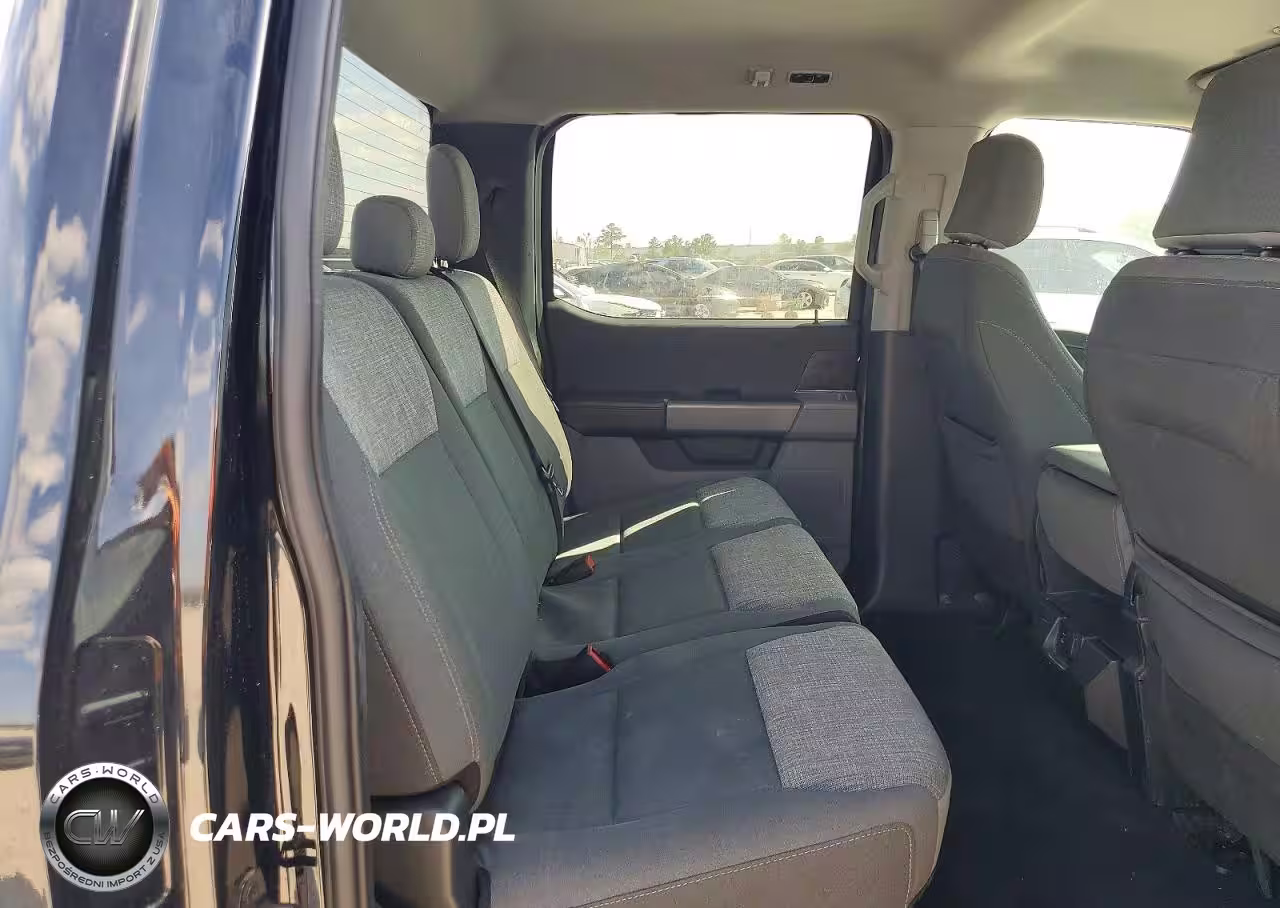 2023 Ford F-150 Xlt VIN:1FTEW1CP4PKD33674 - 10