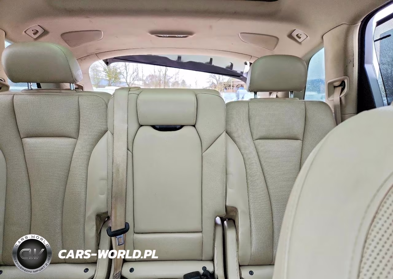 2019 Audi Q7 Premium Plus VIN:WA1LHAF71KD040156 - 10