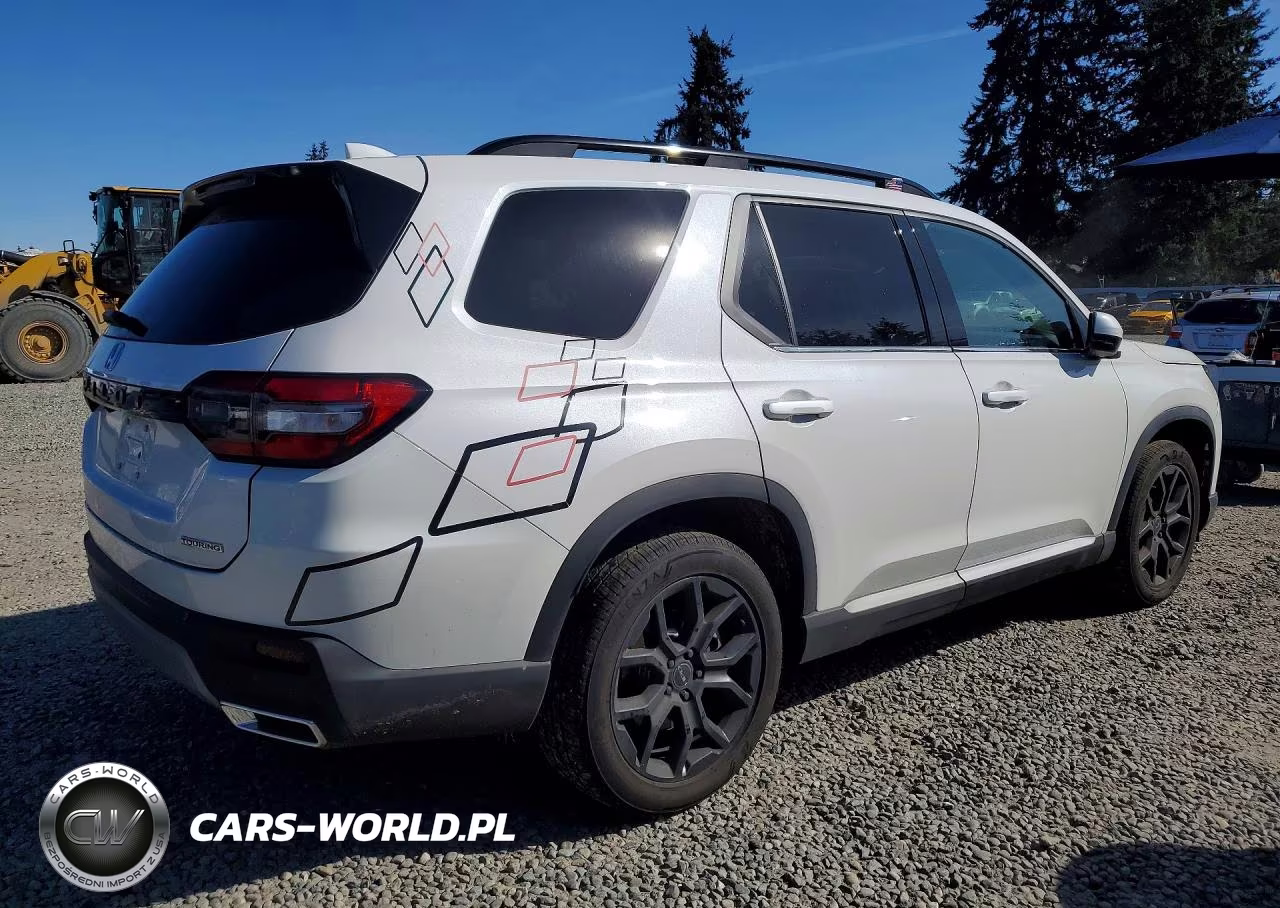 2025 Honda Pilot Touring VIN:5FNYG1H74SB136805 - 3