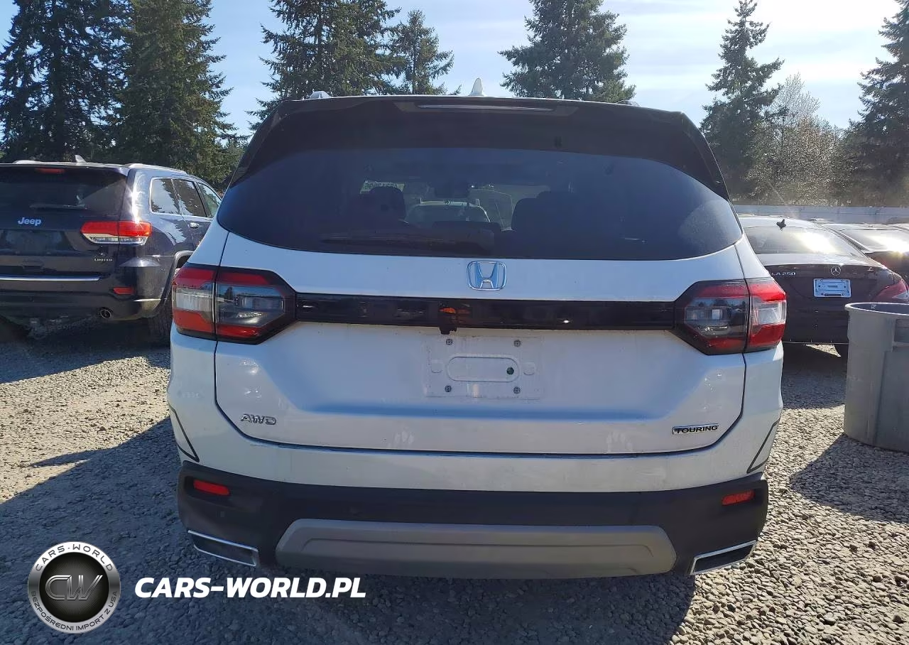 2025 Honda Pilot Touring VIN:5FNYG1H74SB136805 - 6
