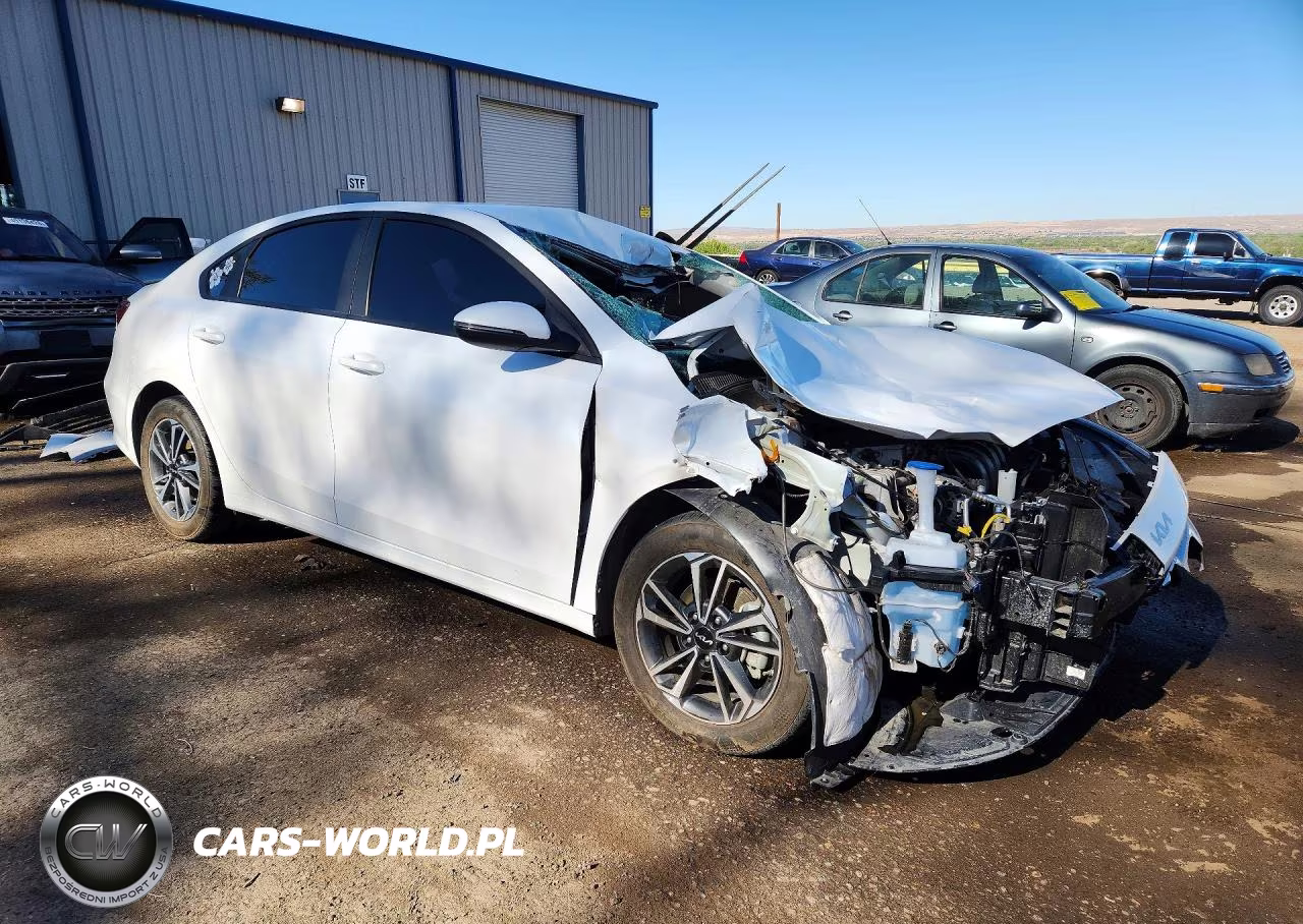 2024 Kia Forte Lxs VIN:3KPF24AD4RE837996 - 4