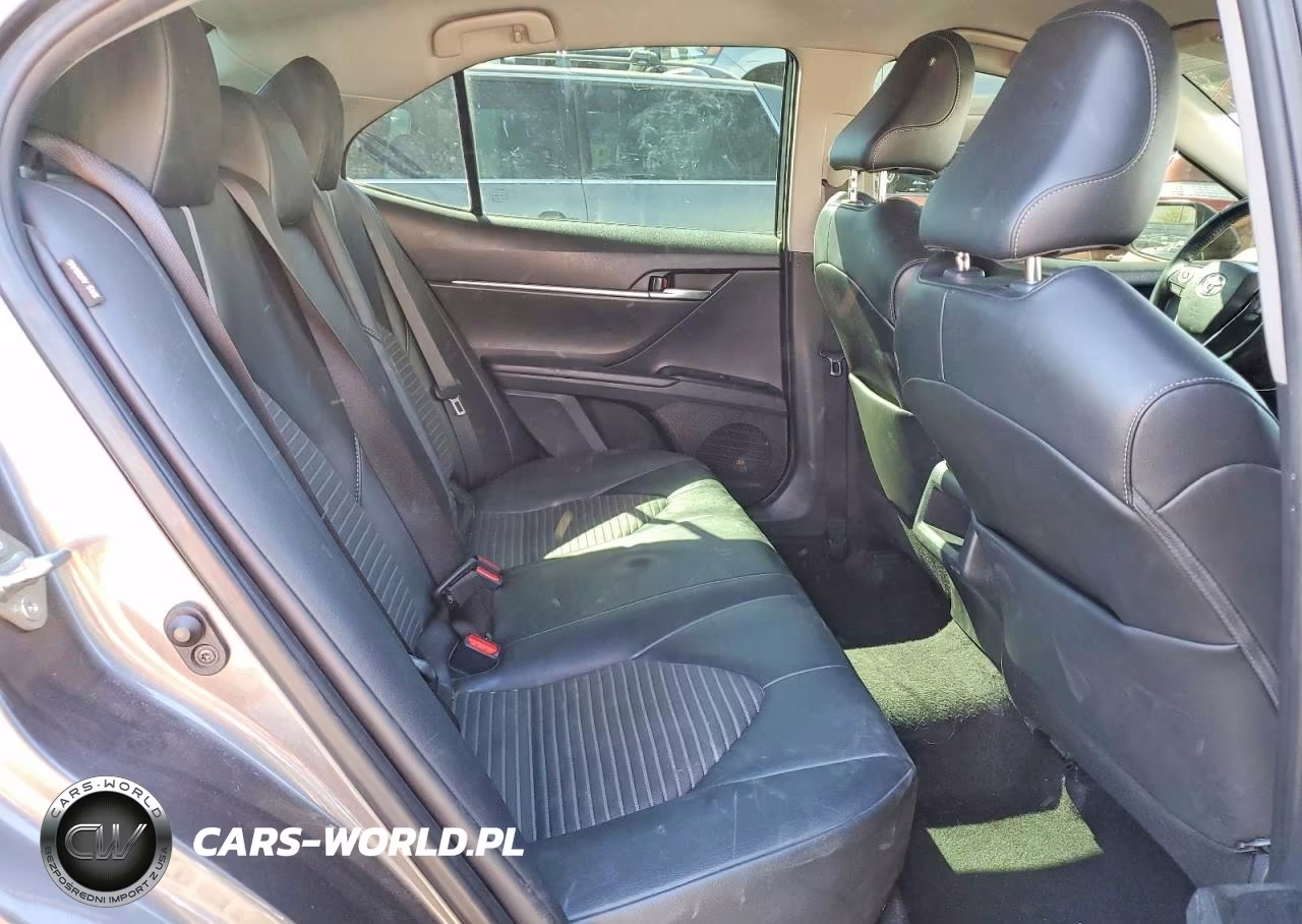 2020 Toyota Camry Se VIN:4T1G11AK2LU504639 - 10