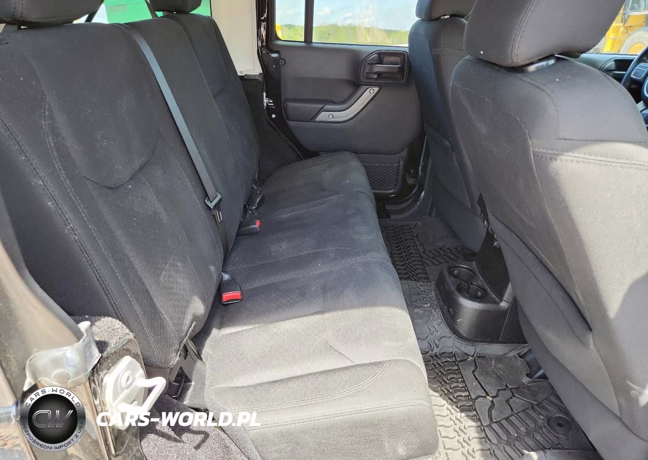 2015 Jeep Wrangler Unlimited Sport VIN:1C4BJWDG6FL759078 - 11