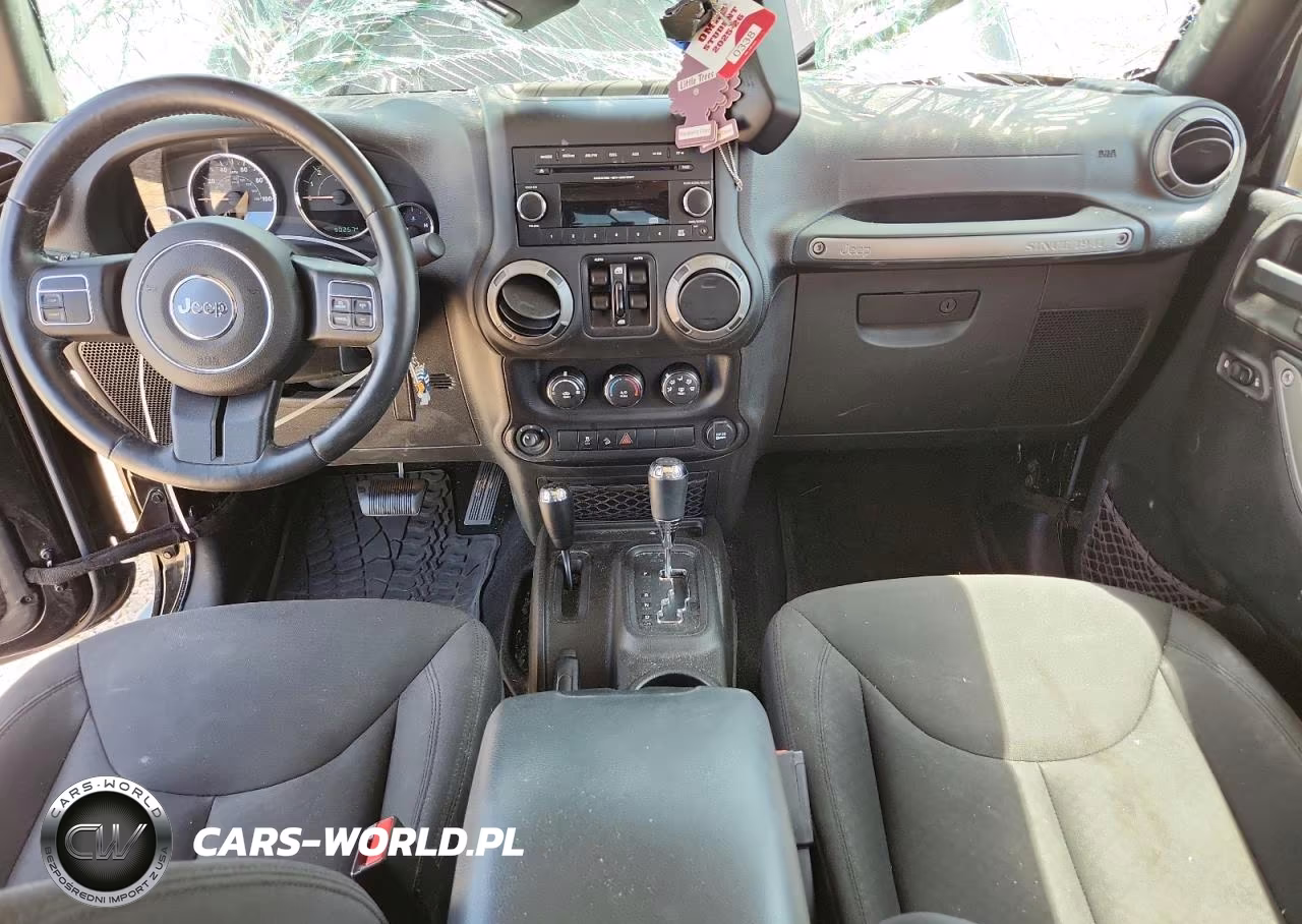 2015 Jeep Wrangler Unlimited Sport VIN:1C4BJWDG6FL759078 - 8