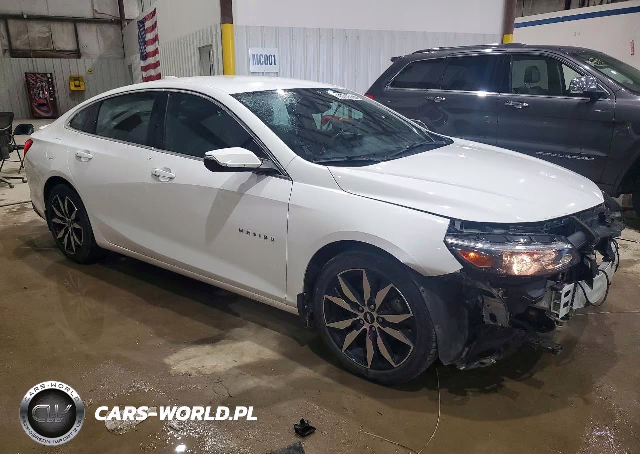 2017 Chevrolet Malibu Lt VIN:1G1ZE5STXHF226142 - 4