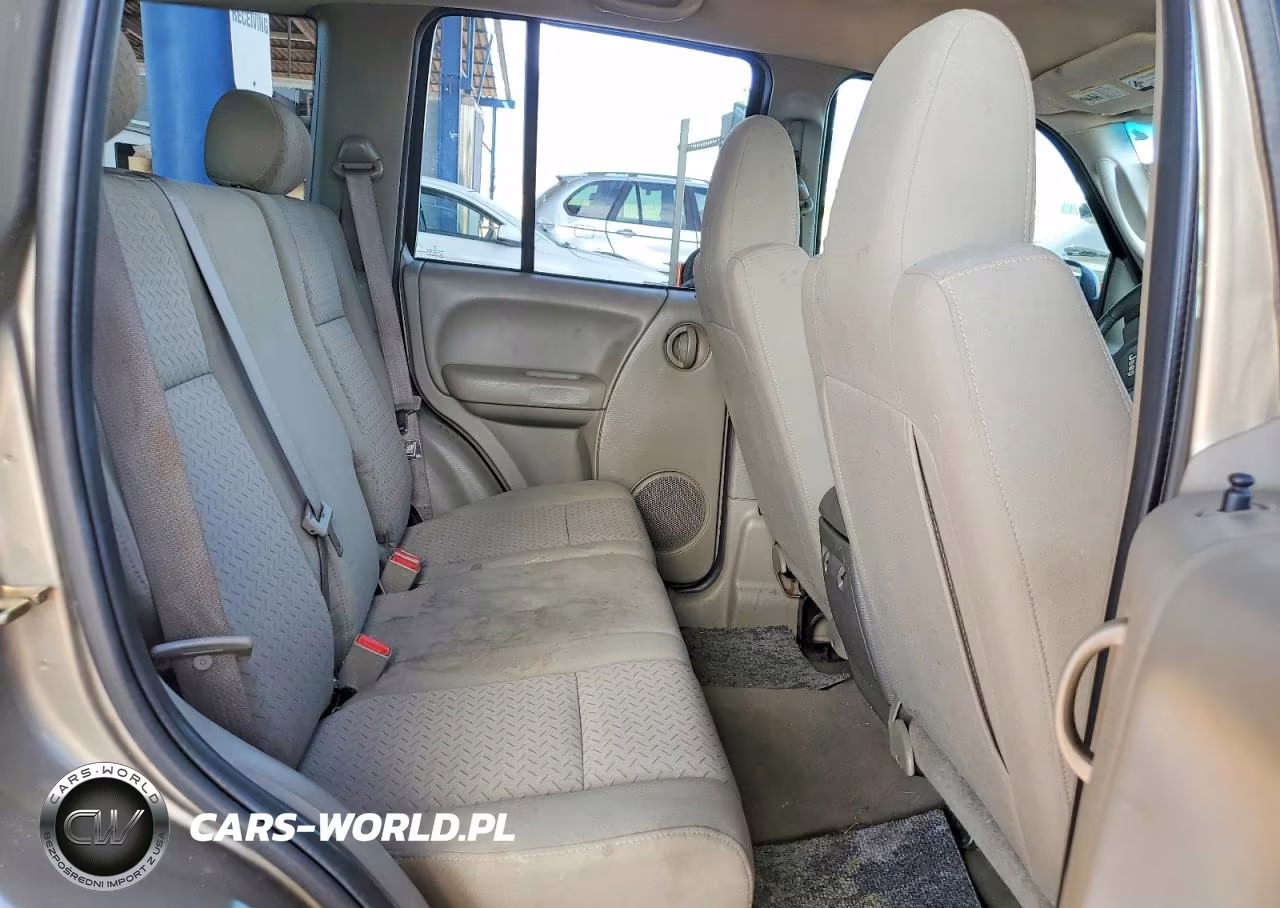 2006 Jeep Liberty Renegade VIN:1J4GL38KX6W148413 - 11