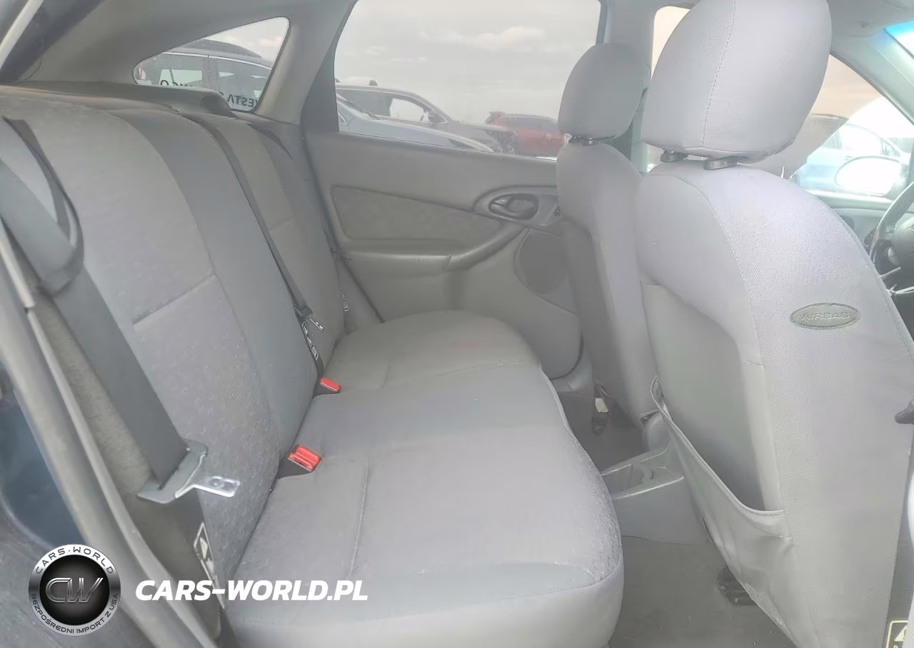 2003 Ford Focus VIN:3FAHP37333R106016 - 10