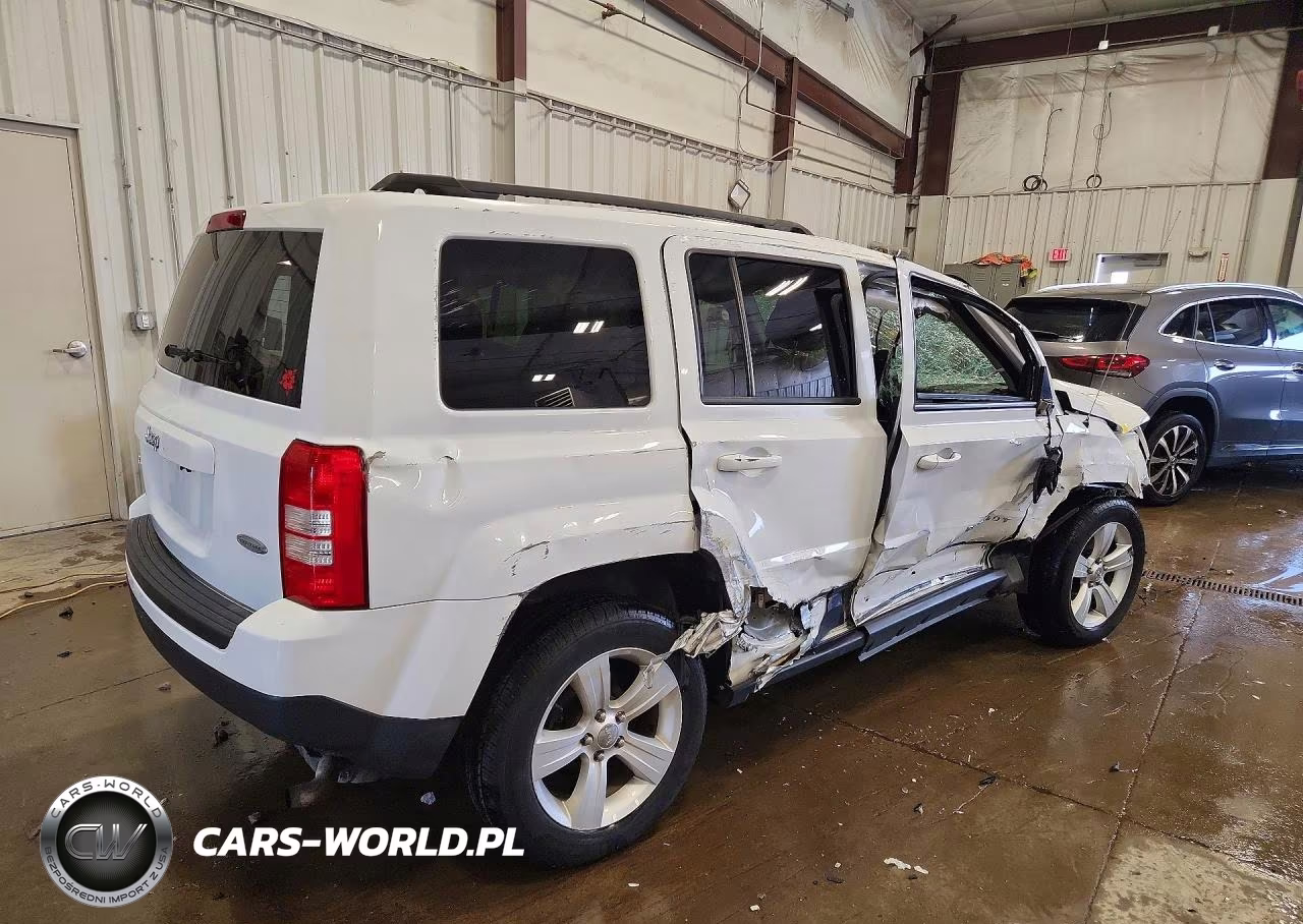 2015 Jeep Patriot Latitude VIN:1C4NJRFB5FD244292 - 3