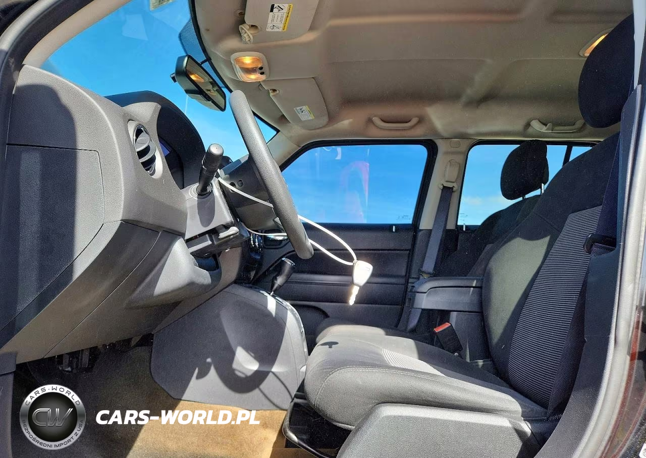 2016 Jeep Patriot Sport VIN:1C4NJPBB1GD747717 - 7