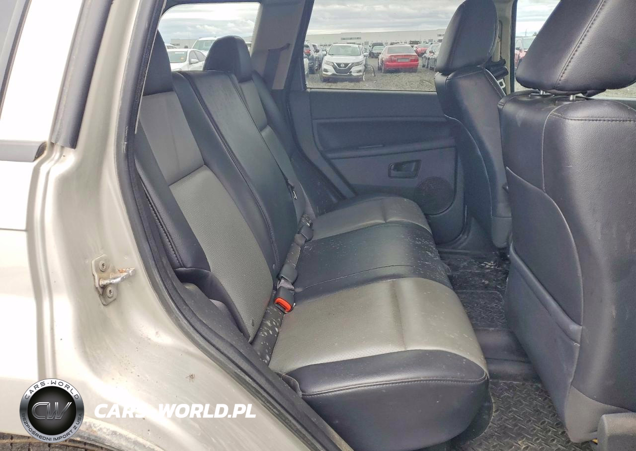 2008 Jeep Grand Cherokee Laredo VIN:1J8HR48NX8C243589 - 10