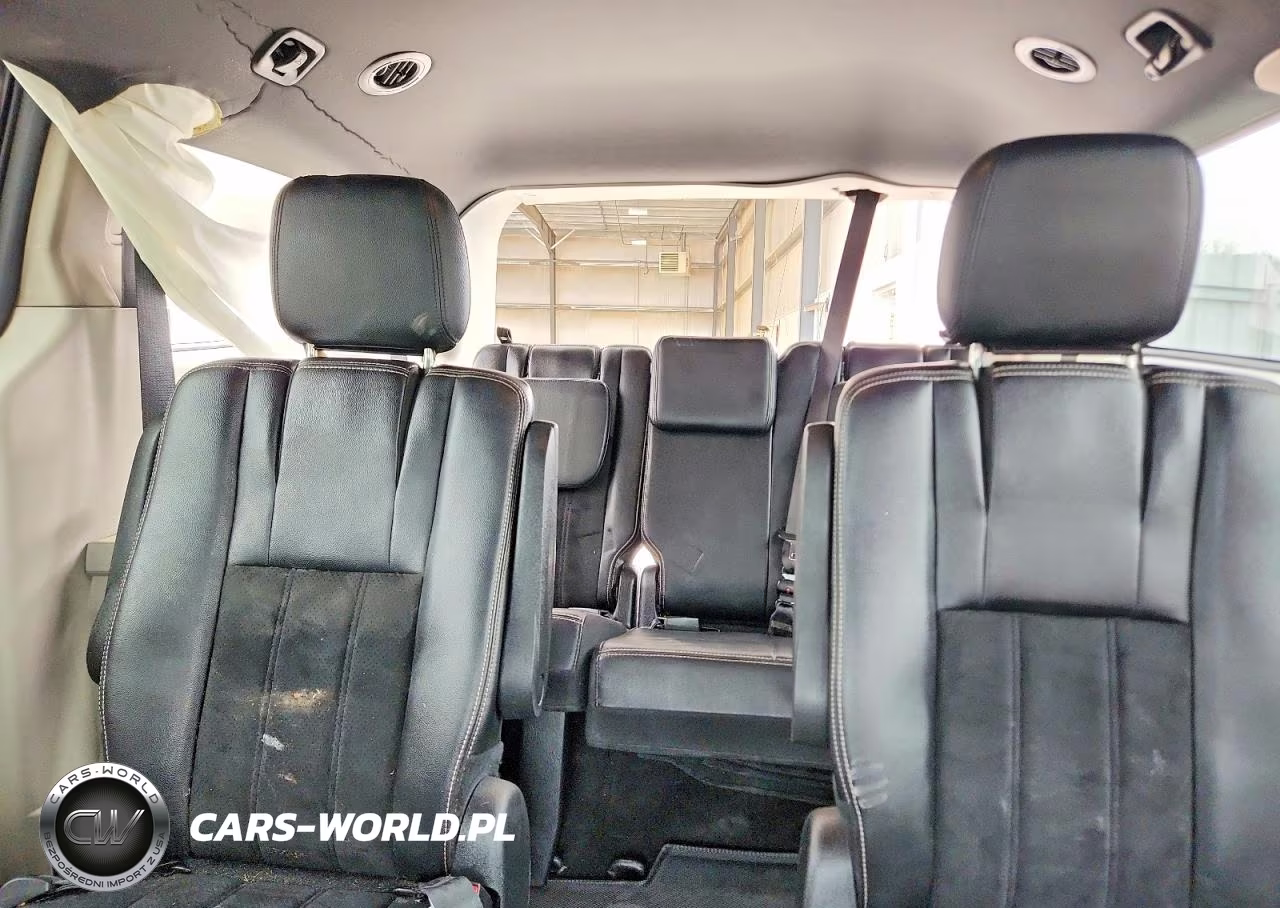 2018 Dodge Grand Caravan Sxt VIN:2C4RDGCG7JR326009 - 10
