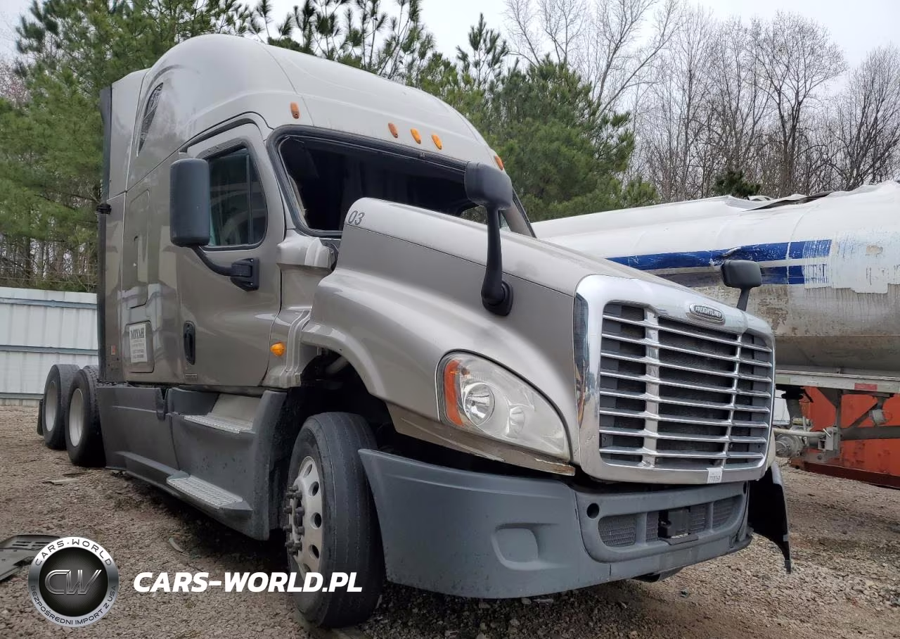2014 Freightliner Cascadia 125 Semi Truck