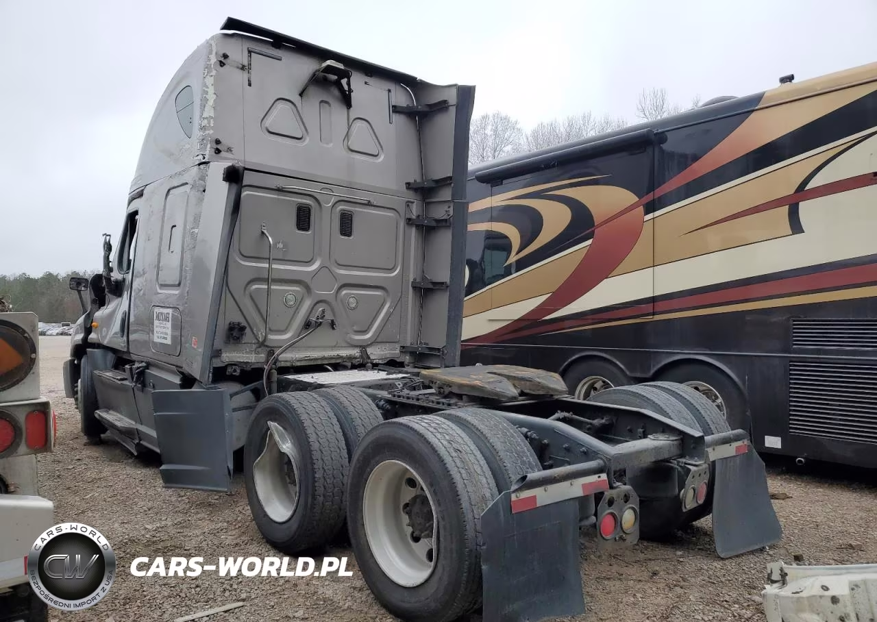 2014 Freightliner Cascadia 125 Semi Truck VIN:3AKJGLD51ESFK3685 - 3