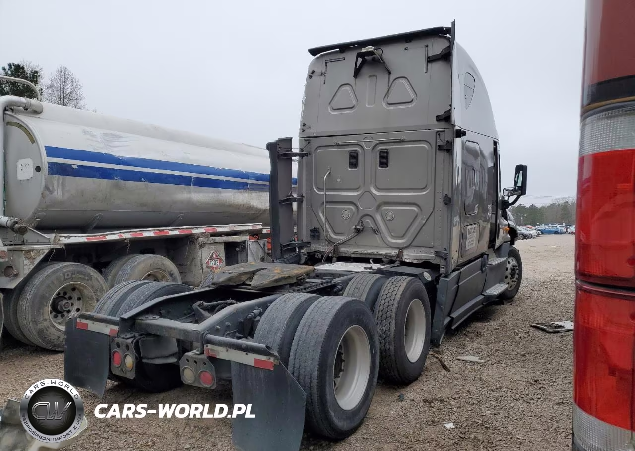 2014 Freightliner Cascadia 125 Semi Truck VIN:3AKJGLD51ESFK3685 - 4